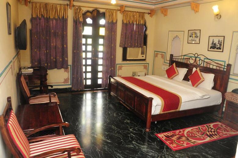 Hotel Sajjan Niwas