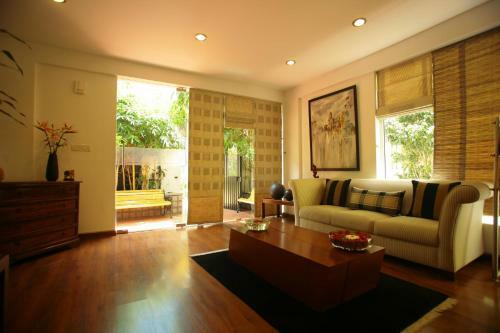 Hotel Justa Off Mg Road