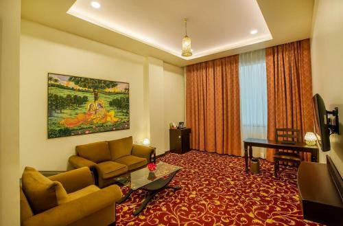 Hotel Kapish Smart-all Pure Veg