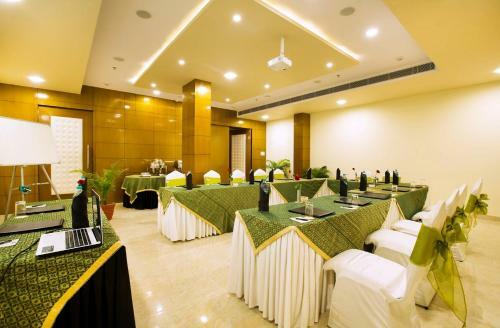 Hotel Kapish Smart-all Pure Veg
