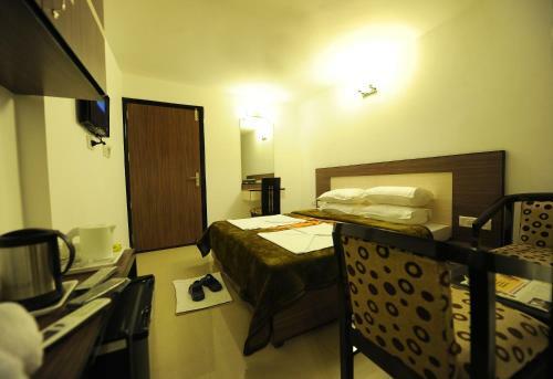 Hotel Hkj Residency