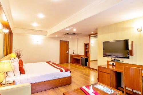 Hotel Octave Suites - Residency Rd