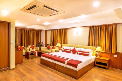 Hotel Octave Suites - Residency Rd