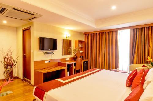 Hotel Octave Suites - Residency Rd