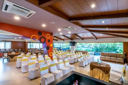 Hotel Octave Suites - Residency Rd