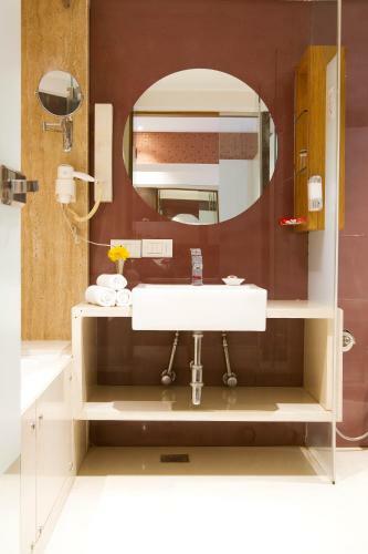 7 Apple Hotel Pune