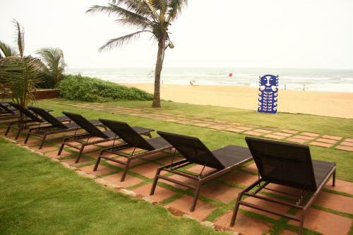 Hotel Chalston Beach Resort