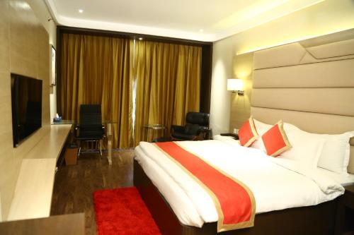 Hotel The Fern Residency