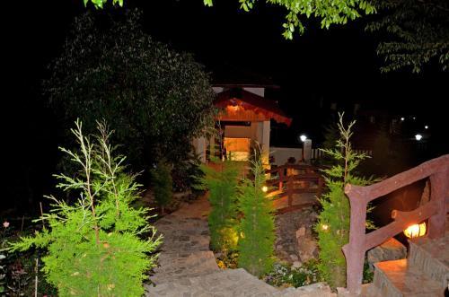 Hotel Ojaswi Himalayan Resort