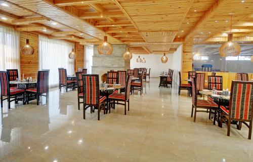 Hotel Ojaswi Himalayan Resort