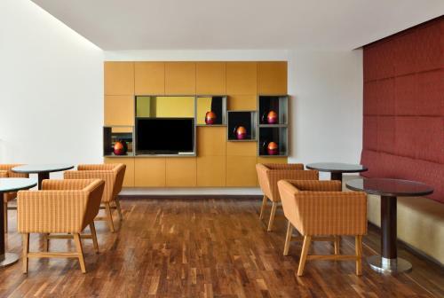 Hotel Holiday Inn Express Ahmedabad Ashram Road