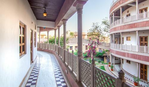 Hotel Bhakti Dhama