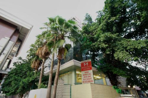 Hotel Monarch Luxur - Infantry Road
