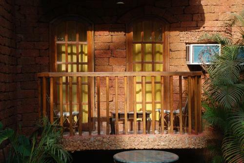 Hotel Sea Breeze Inn Resort
