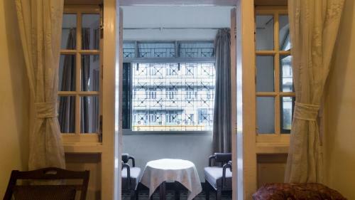 Bed And Breakfast At Colaba
