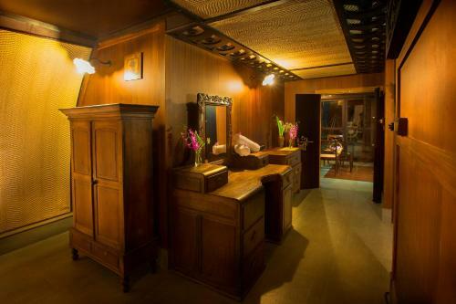 Punnamada Houseboat