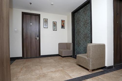 Hotel Oyo Premium Cantonment Jail Road