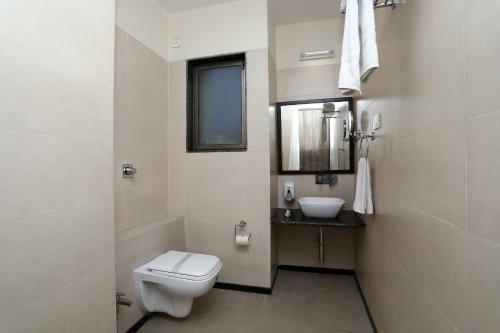 Hotel Oyo Premium Cantonment Jail Road