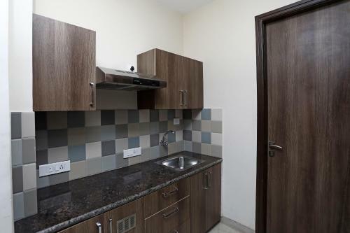 Hotel Oyo Premium Cantonment Jail Road