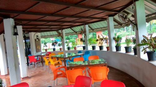 Hotel Kadaloram Beach Resort