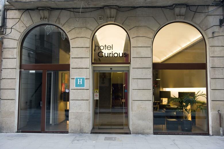 Hotel Curious