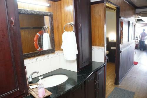 Soma House Boat
