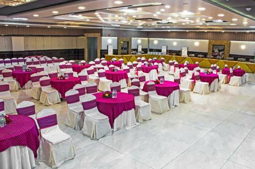 The Avr Hotels And Banquets