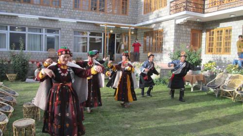 Hotel Charu Palace