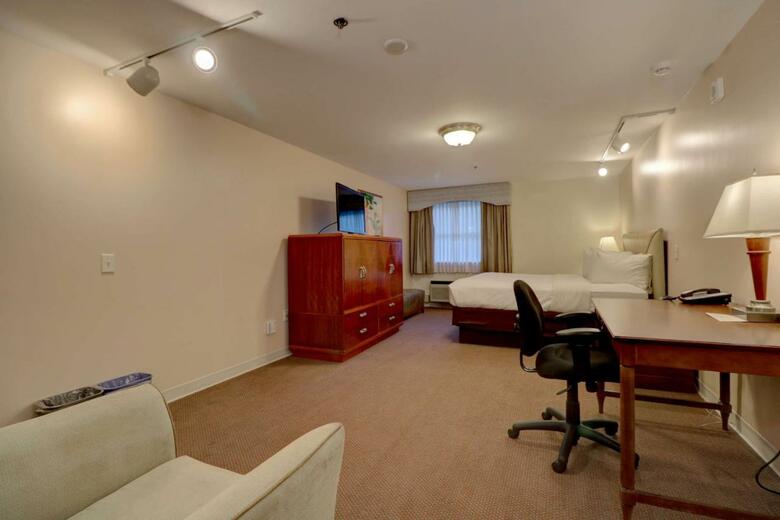 Hotel Senator Inn & Spa