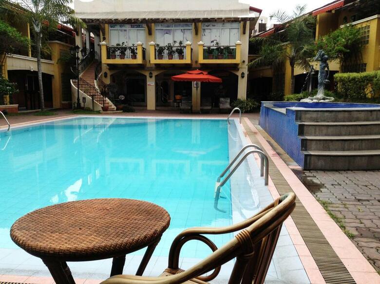 Hotel Crown Regency Residences Davao City