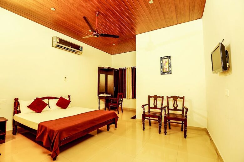 Hotel Baywatch Beach Resort