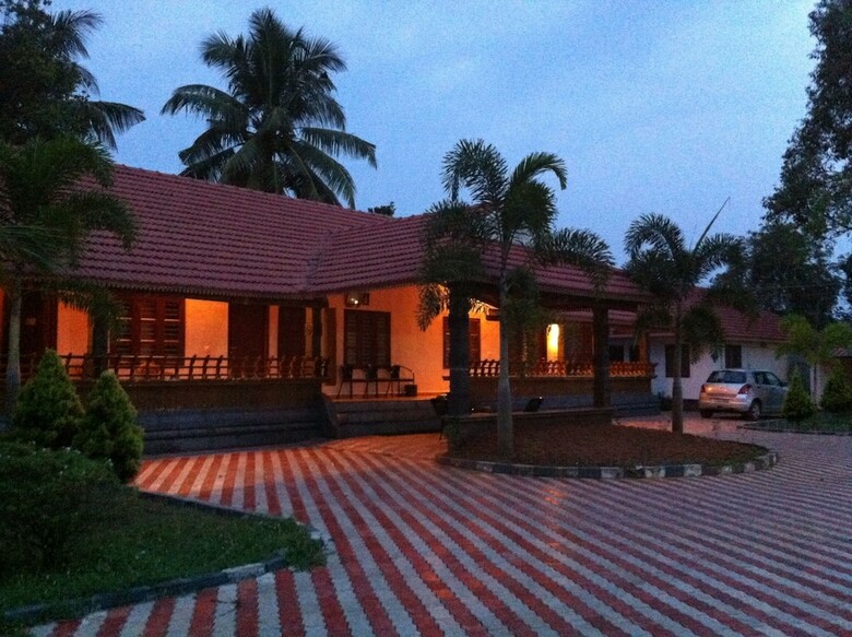Hotel Baywatch Beach Resort