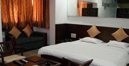 Hotel Palm View Residency
