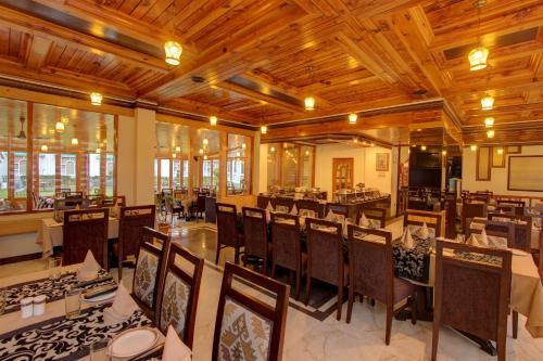 Hotel Kanishka Manali