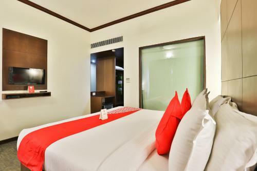 Oyo 4320 Hotel Aum Regency