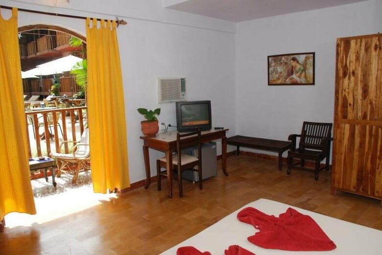 Hotel Sea Breeze Village