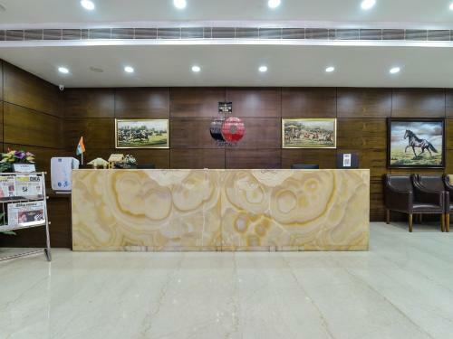 Hotel Polo Inn & Suites