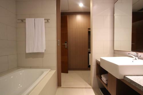Grand La Walon Hotel