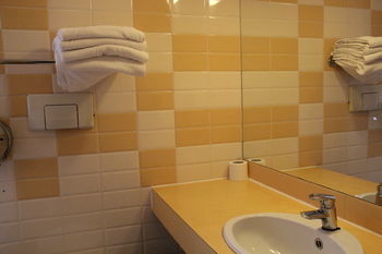 Budget Hotel Orange Tulip Hotel