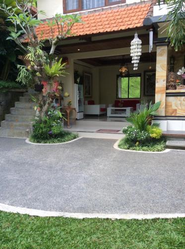 Hostal Tini Villa