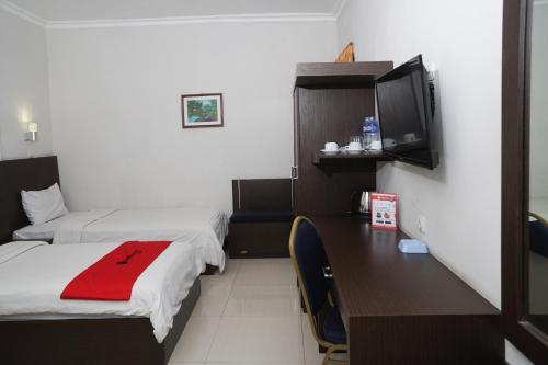 Hostal Reddoorz Plus @ Cihampelas 3