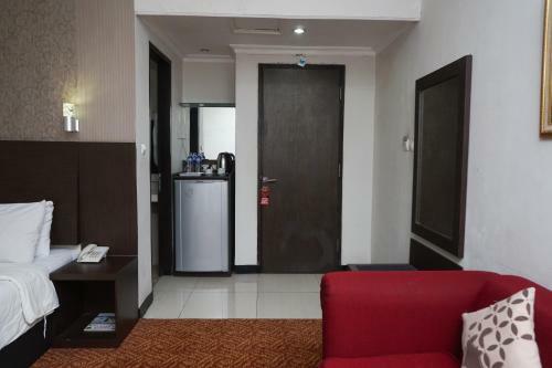 Hostal Reddoorz Plus @ Cihampelas 3