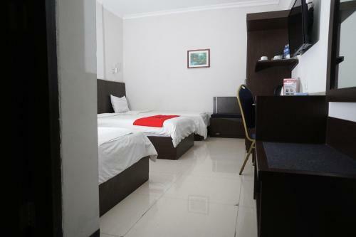 Hostal Reddoorz Plus @ Cihampelas 3