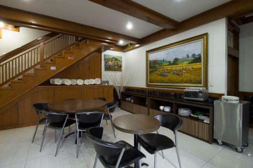 Hostal Reddoorz @ Hegarmanah