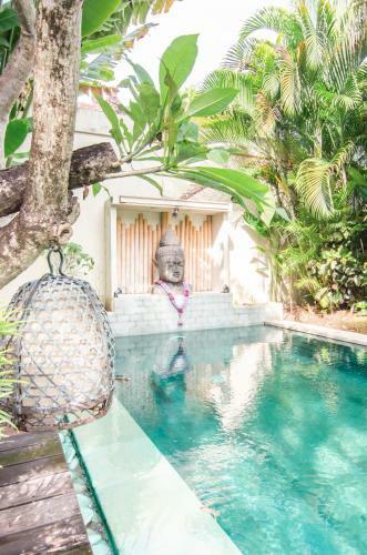Villa Cinta Damai