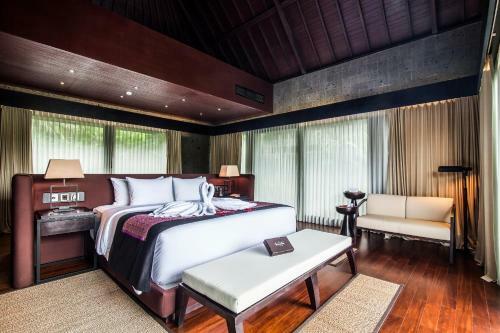 The Sanctoo Villa And Elephant Park