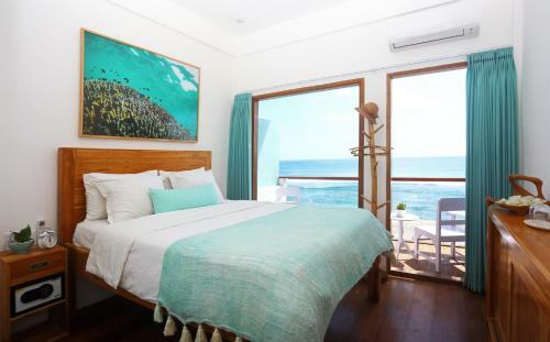 Hostal Bale Bingin Beachfront Stay