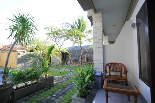 Hostal De Dukuh Guest House