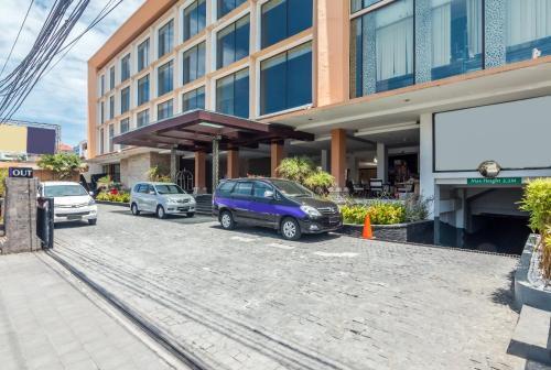 Hotel Zen Rooms Raya Kuta 3
