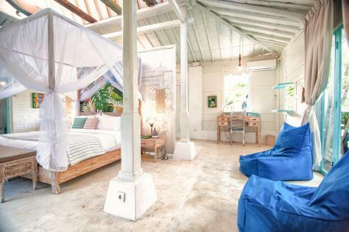 Villa Soobali Atap Putih